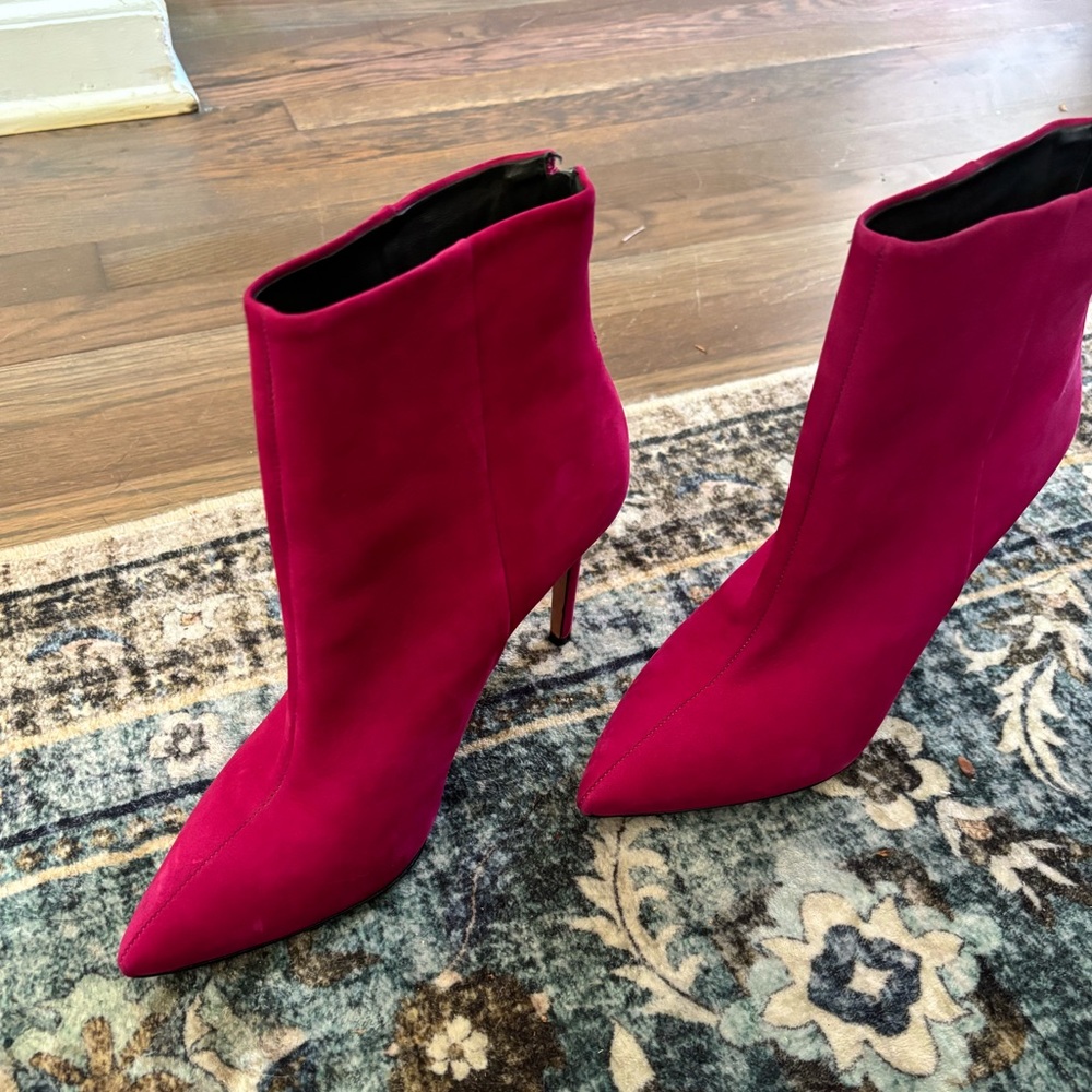 SCHUTZ Fuchsia Pointed-Toe Suede Ankle Boots Size 7.5 - Picture 9 of 11